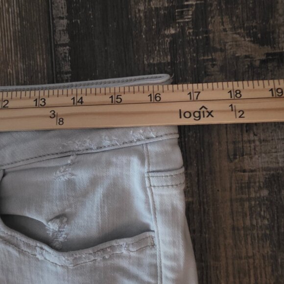 American Eagle Woman's Super Stretch Cut Off Jean Shorts Size 14 - Picture 6 of 8